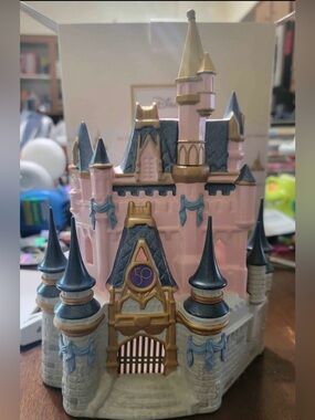 Walt Disney World 50th Anniversary Cinderella Castle – Scentsy Warmer
